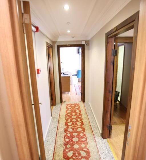 سوییت خانوادگی, Tashkonak Studio Suites