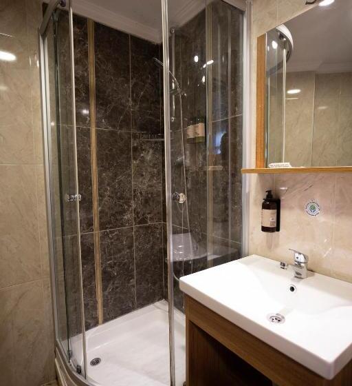 اتاق لوکس, Tashkonak Studio Suites