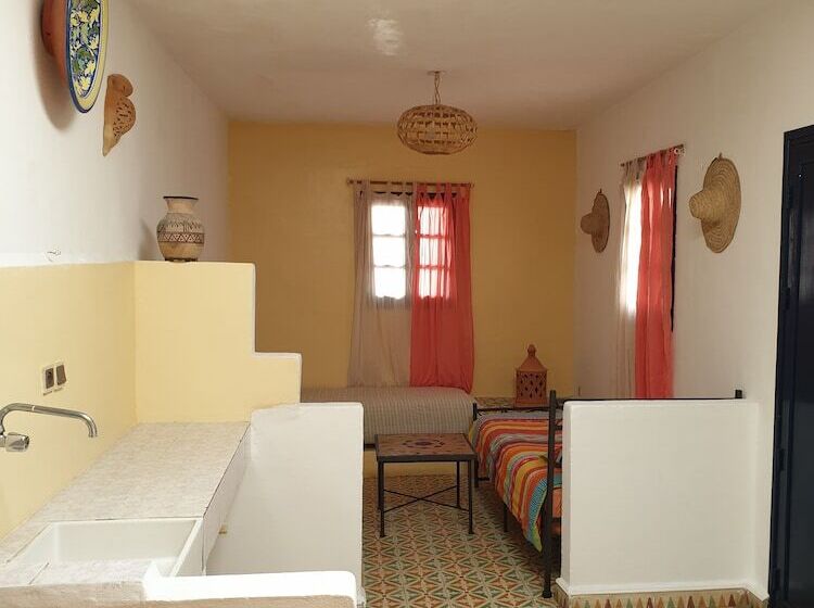 חדר משפחתי, Magdoul