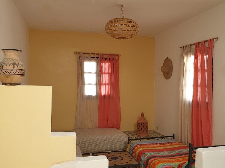 חדר משפחתי, Magdoul