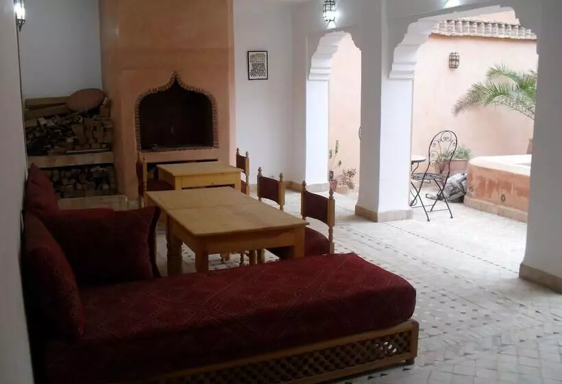 سوییت, Riad Tayba
