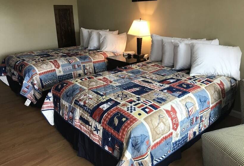 带2个双人床的标准工作室, White Birches Motel