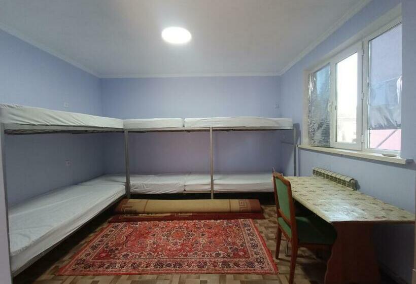 تختخواب در اتاق مشترک, Joy