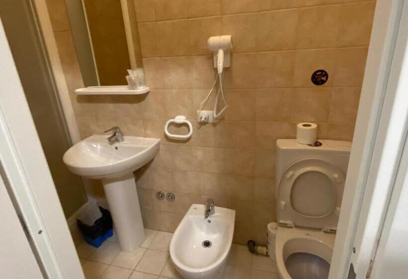 标准间, La Pergola