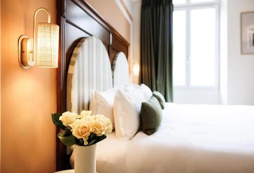 سوئیت جونیور با تخت بزرگ, Grand Hotel D Orange, Bw Signature Collection