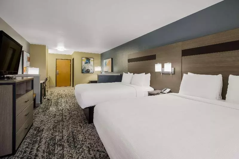 سوئیت برای معلولان, Best Western Temple Inn & Suites