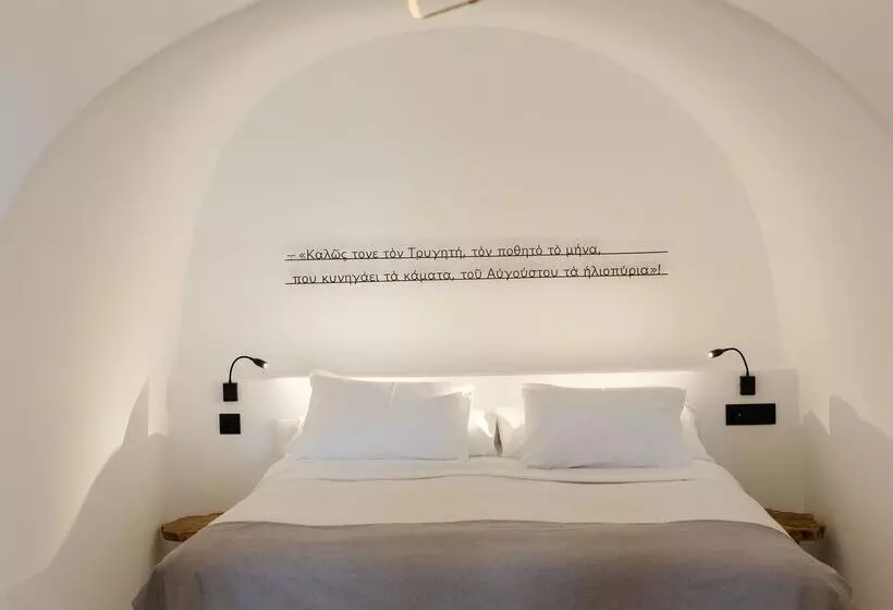سوئیت با چشم‌انداز, Ikies Santorini