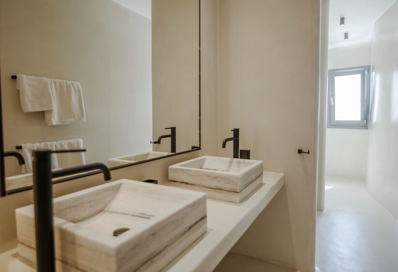 سوئیت با چشم‌انداز, Ikies Santorini