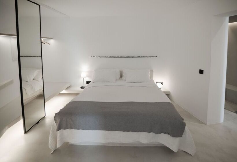 سوئیت با چشم‌انداز, Ikies Santorini