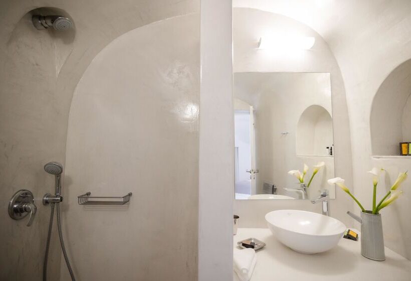 سوئیت با چشم‌انداز, Ikies Santorini