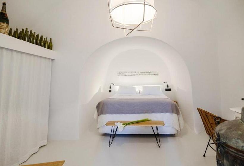 سوئیت با چشم‌انداز, Ikies Santorini