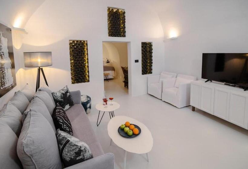 سوئیت با چشم‌انداز, Ikies Santorini