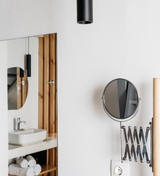 패밀리 아파트, Petradi Beach Lounge