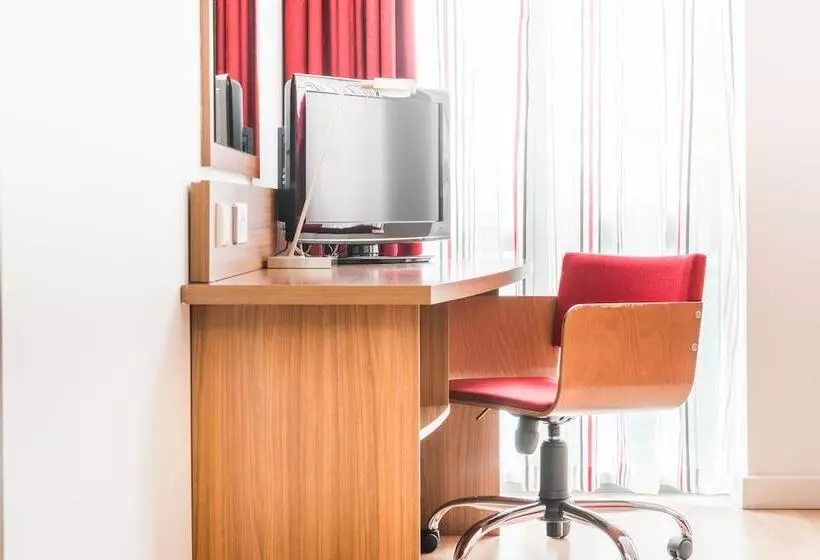 身障者適用スタンダードルーム, Ramada Encore Leicester City Centre