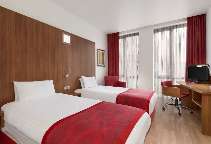 חדר סטנדרט מותאם לאדם עם מוגבלויות, Ramada Encore Leicester City Centre