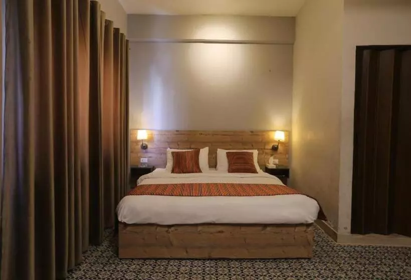 اتاق لوکس با بالکن, Riviera