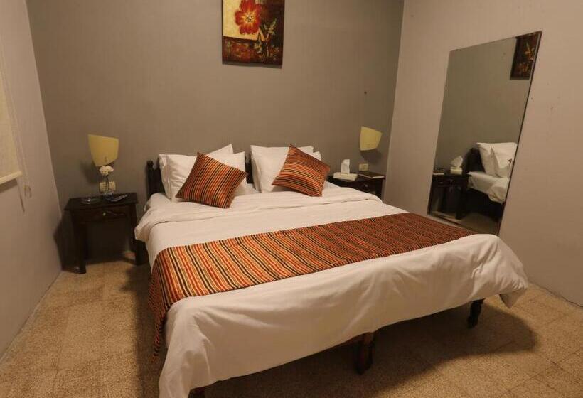 اتاق لوکس, Riviera