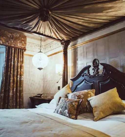 اتاق لوکس, Royal Oak