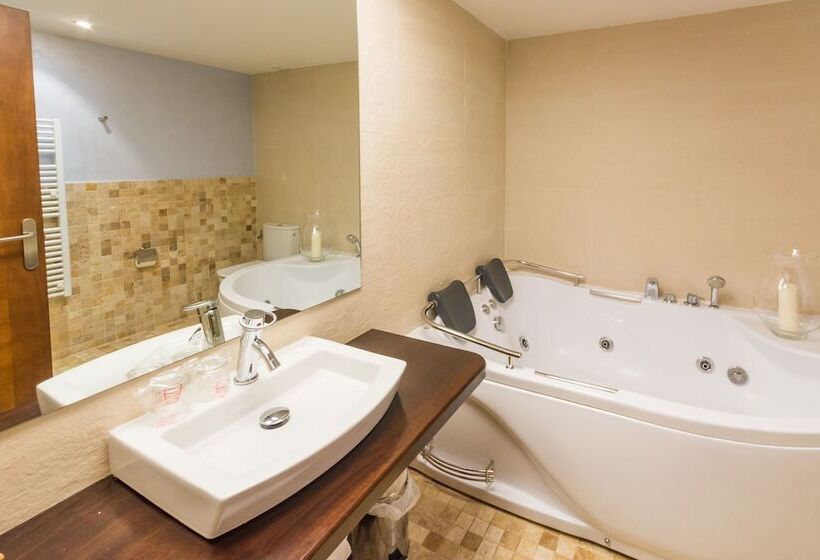 جناح, Villa De Cretas