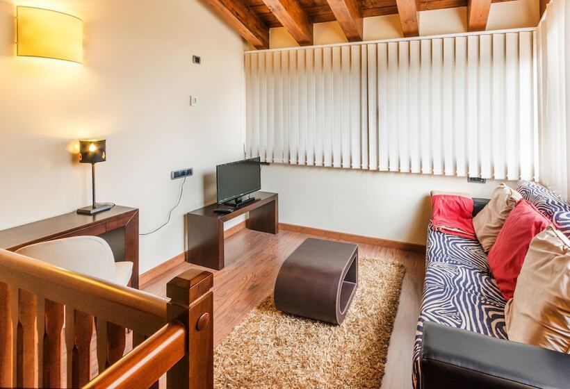 جناح, Villa De Cretas