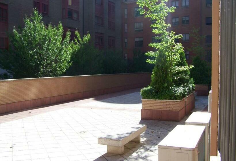 إستوديو قياسى, Washington Parquesol Suites &