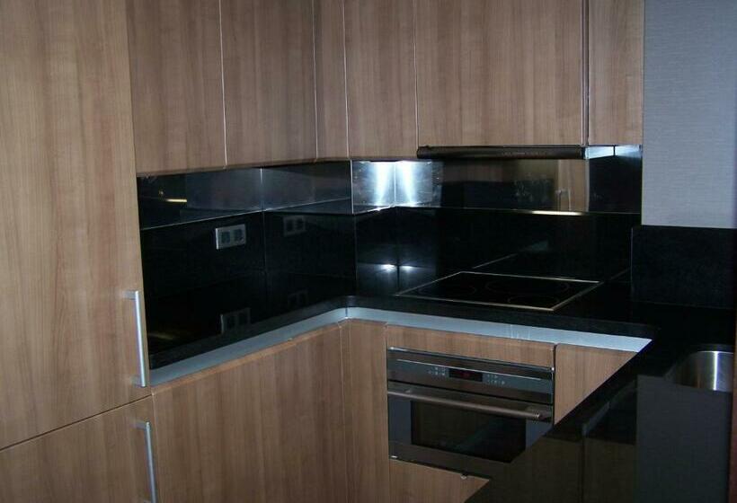 إستوديو قياسى, Washington Parquesol Suites &