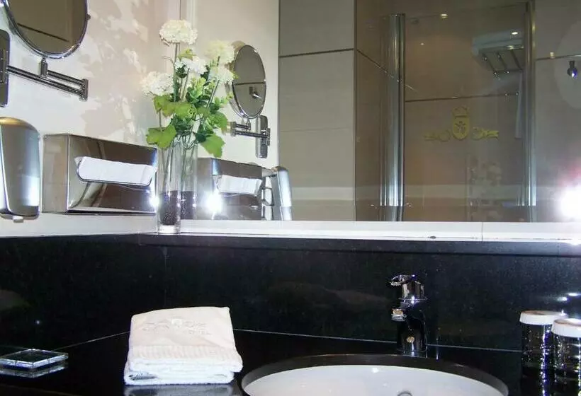 استودیوی استاندارد, Washington Parquesol Suites &