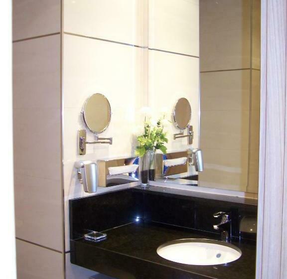 استودیوی استاندارد, Washington Parquesol Suites &