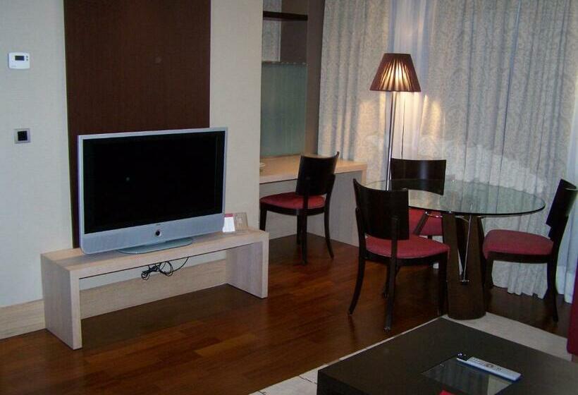 استودیوی سوپریور, Washington Parquesol Suites &