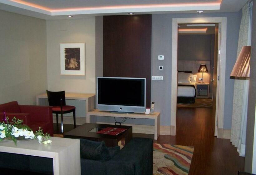 إستوديو سوبيريور, Washington Parquesol Suites &