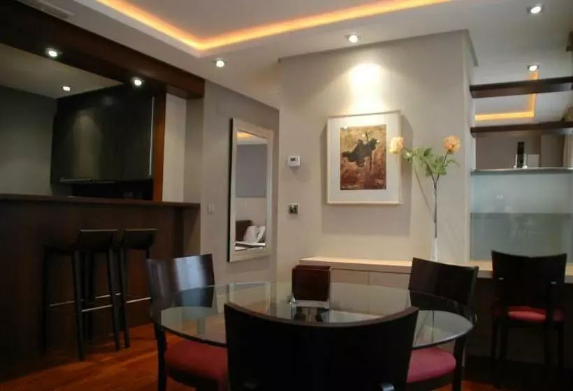 استودیوی سوپریور, Washington Parquesol Suites &