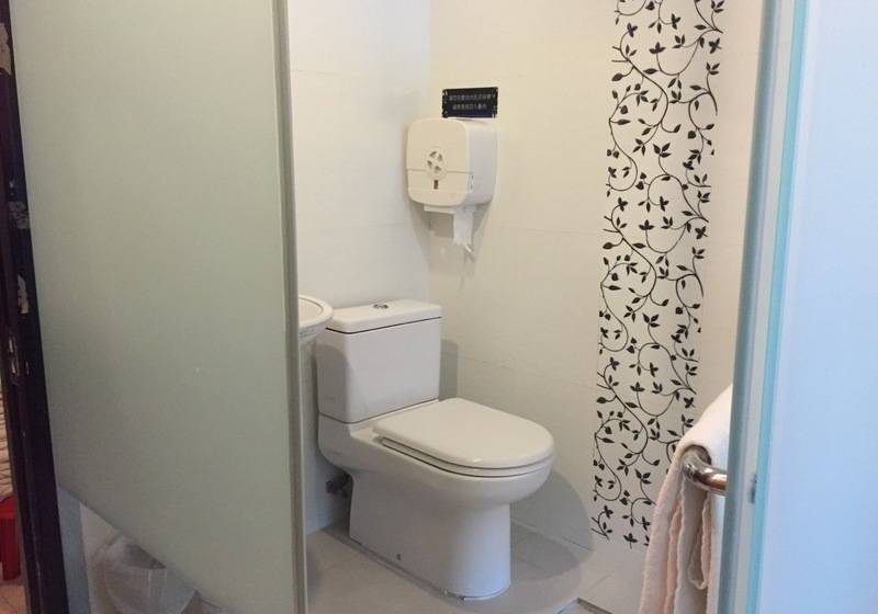 デラックストリプルルーム, New Garden Hostel