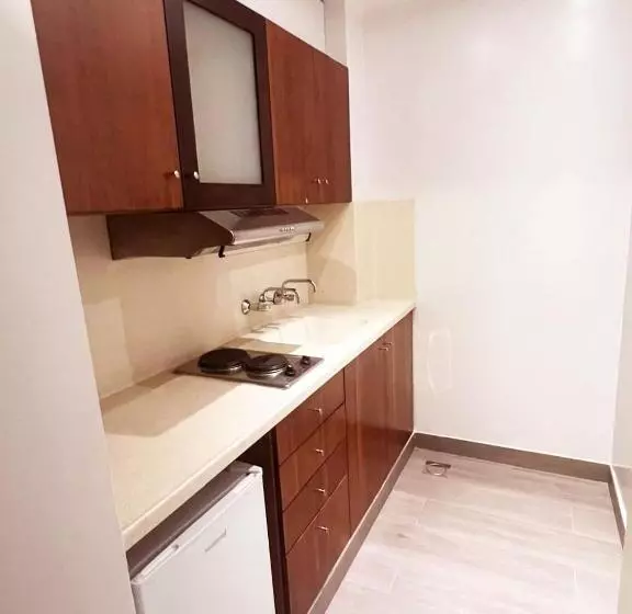 استودیوی سوپریور, Ny Suites