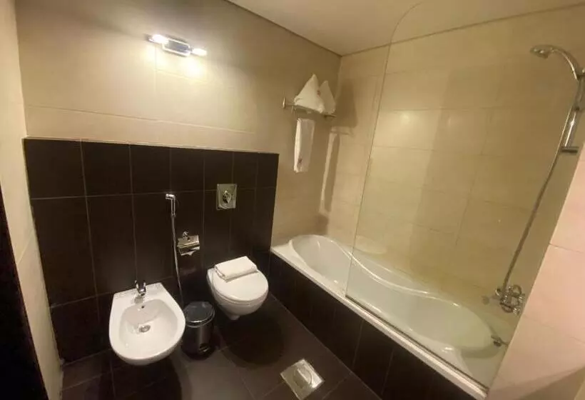 سوییت با چشم‌انداز دریا, Ny Suites