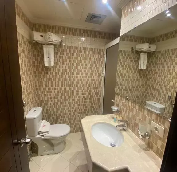 سوییت با چشم‌انداز دریا, Ny Suites