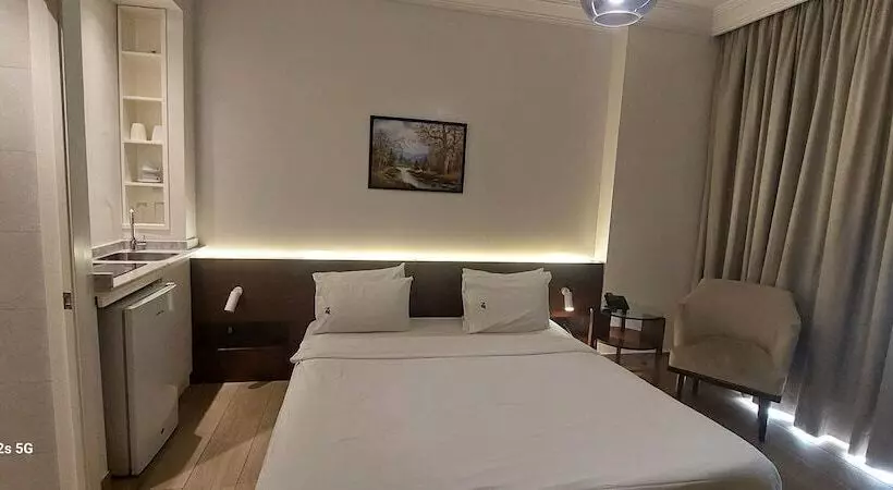استودیوی سوپریور, Ny Suites