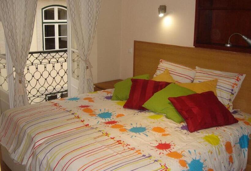 اتاق استاندارد سه نفره, Downtown Guest House