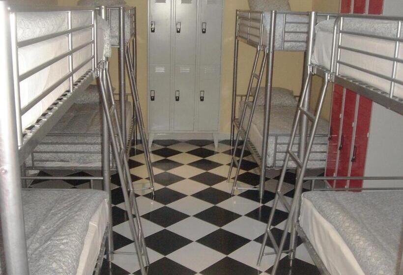 اتاق استاندارد چهار تخته, Downtown Guest House