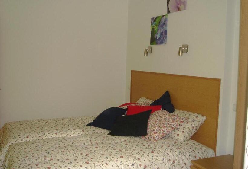 اتاق استاندارد با سرویس بهداشتی مشترک, Downtown Guest House