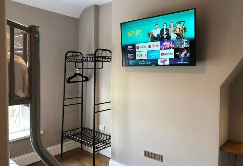 اتاق استاندارد با سرویس بهداشتی مشترک, The Riverhouse