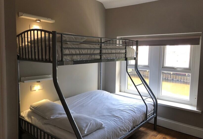 带共用浴室的标准房间, The Riverhouse