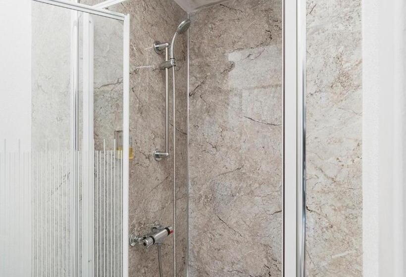 חדר יחיד בסיסי, Aynetree Guest House