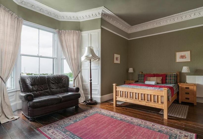 חדר סטנדרט לשלושה, Aynetree Guest House