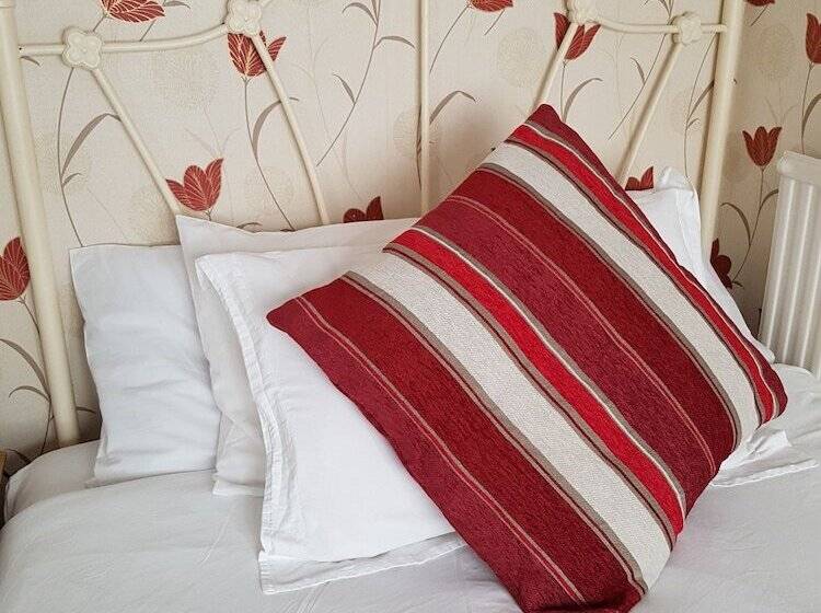 标准单人间, Castle House Guest House