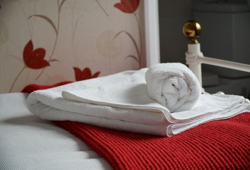 标准单人间, Castle House Guest House