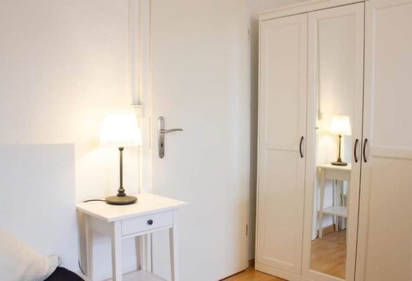 Номер Стандарт Четырехместный Совместный Санузел, Shivas City Apart