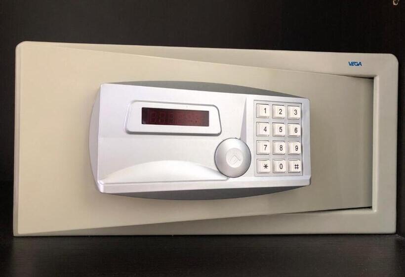 标准单人间, Brenta Milano