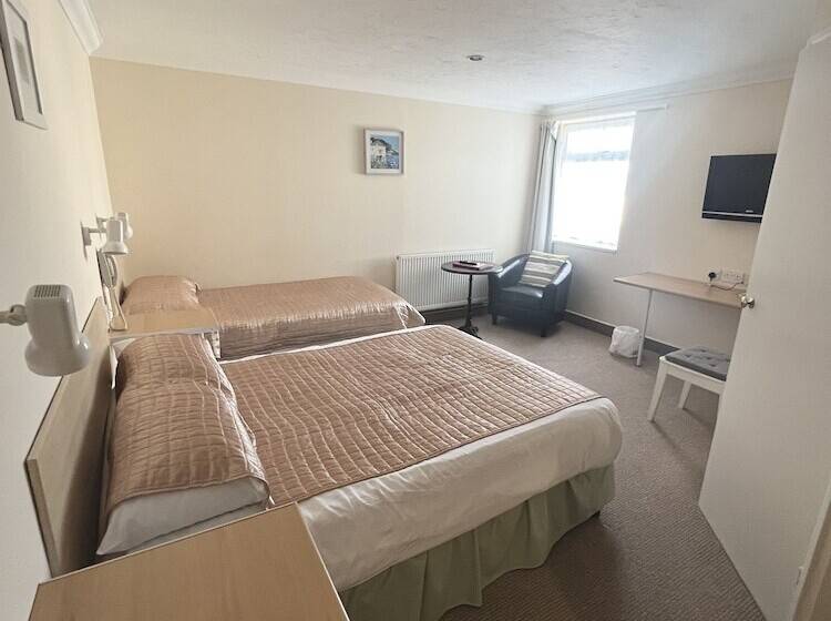 חדר משפחתי, Eastbourne Riviera