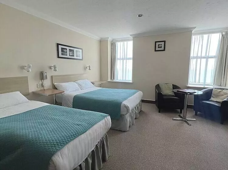 اتاق خانوادگی با چشمانداز دریا, Eastbourne Riviera
