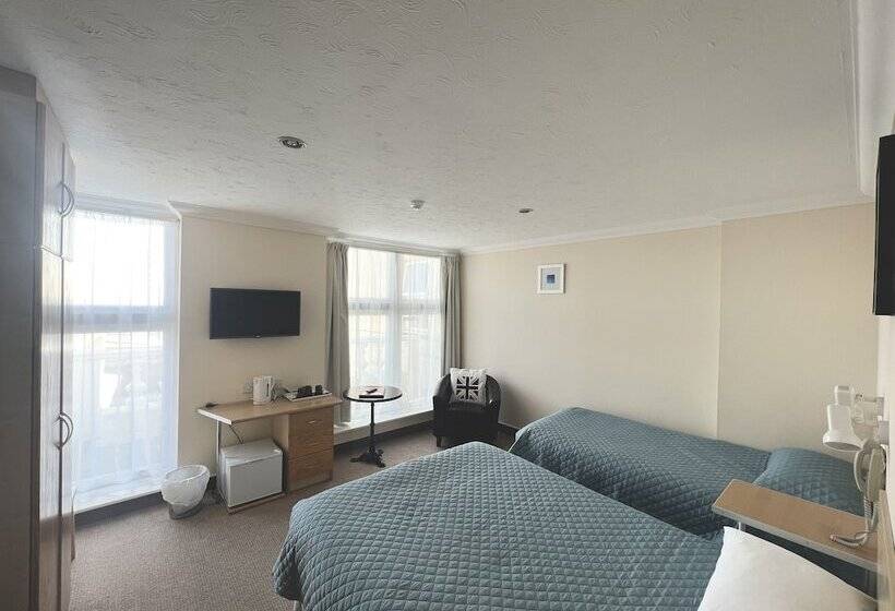 חדר משפחתי נוף לים, Eastbourne Riviera